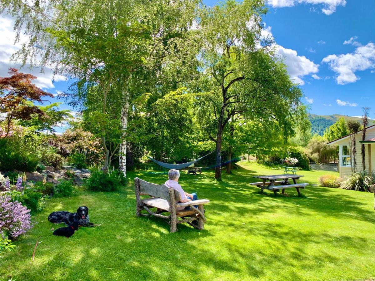 Tailor Made Tekapo Accommodation - Hostel เลคเทคาโป ภายนอก รูปภาพ